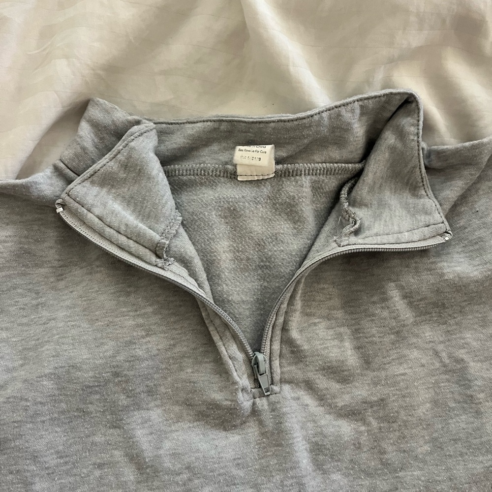 **reserved** quarter zip size L cropped sweatshirt - Picture 3 of 4